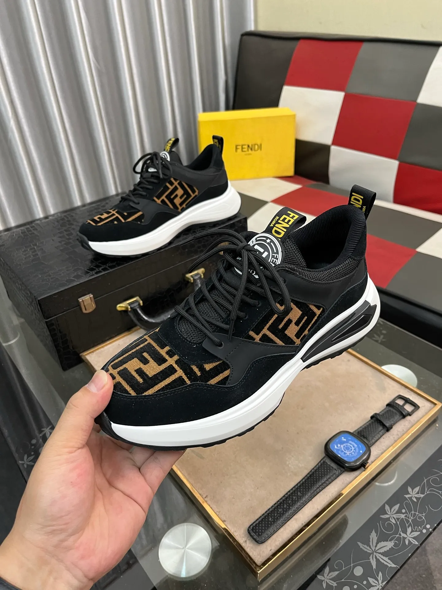 Men's shoes 💰458⌚️⌚️FENDI "FENDI" Regular size: 38-44 (casual shoes) Product materials: Selected cowhide upper, soft sheepskin lining; original outsole. 6️⃣colors available